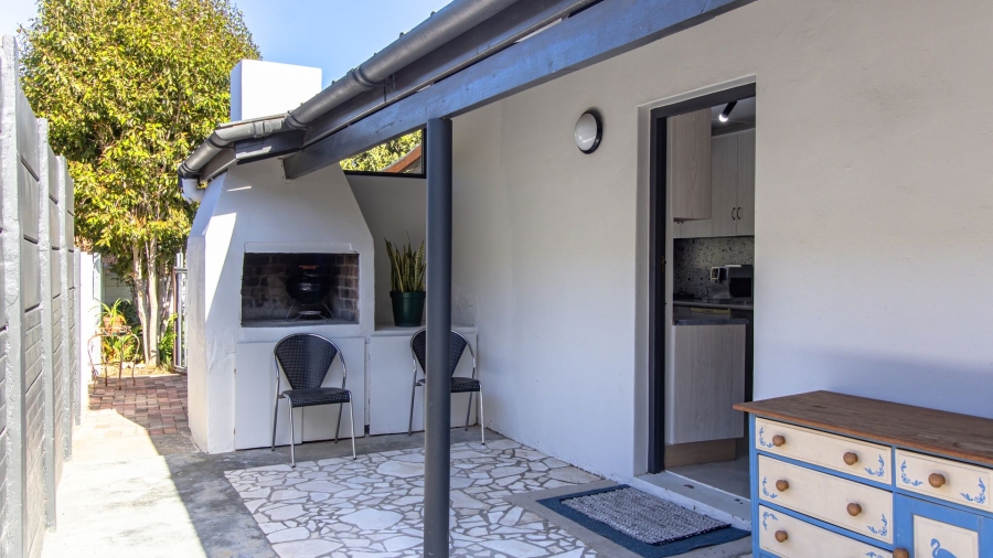 1 Bedroom Property for Sale in Sandbaai Western Cape